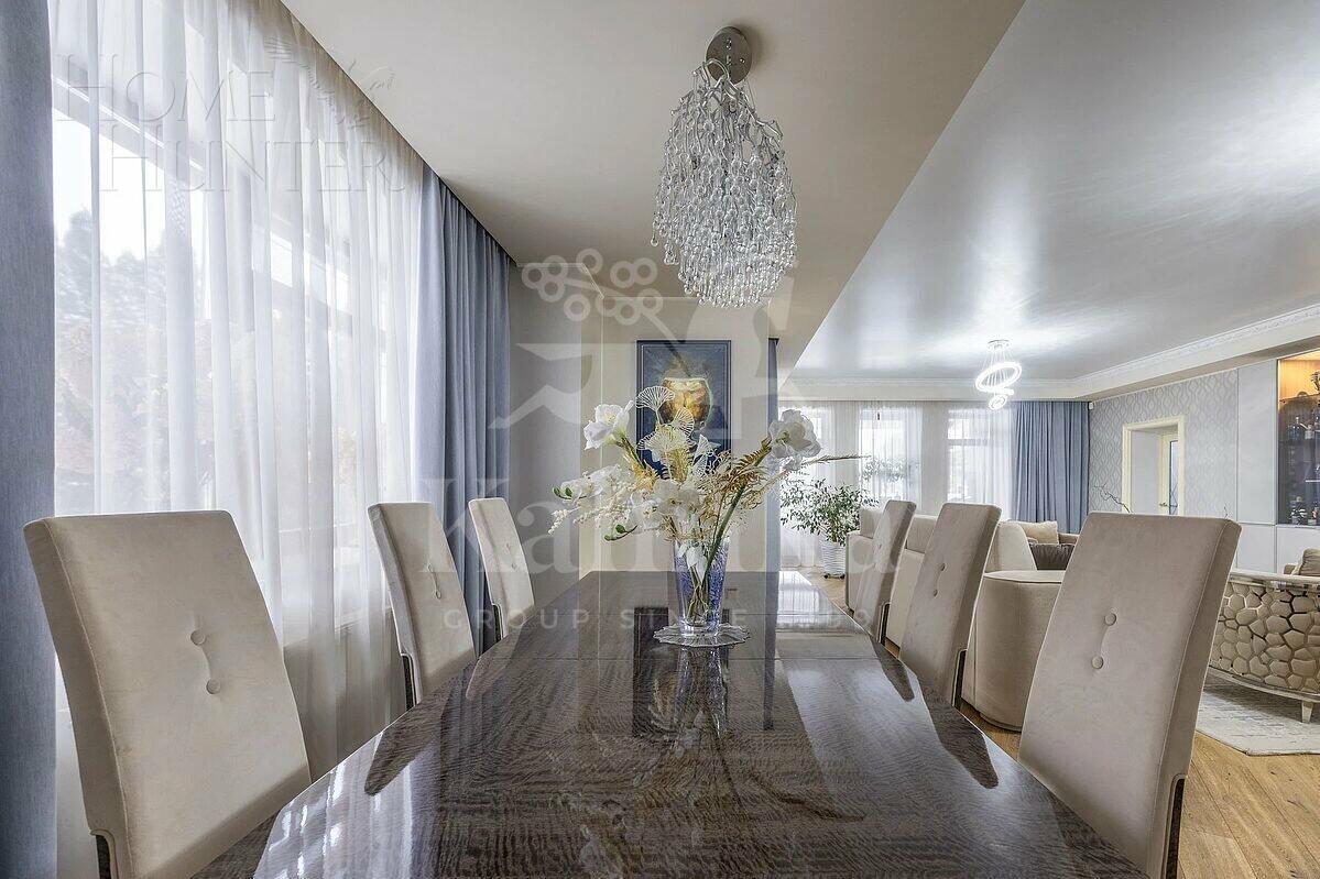 3-этажный коттедж 800 м² с отделкой