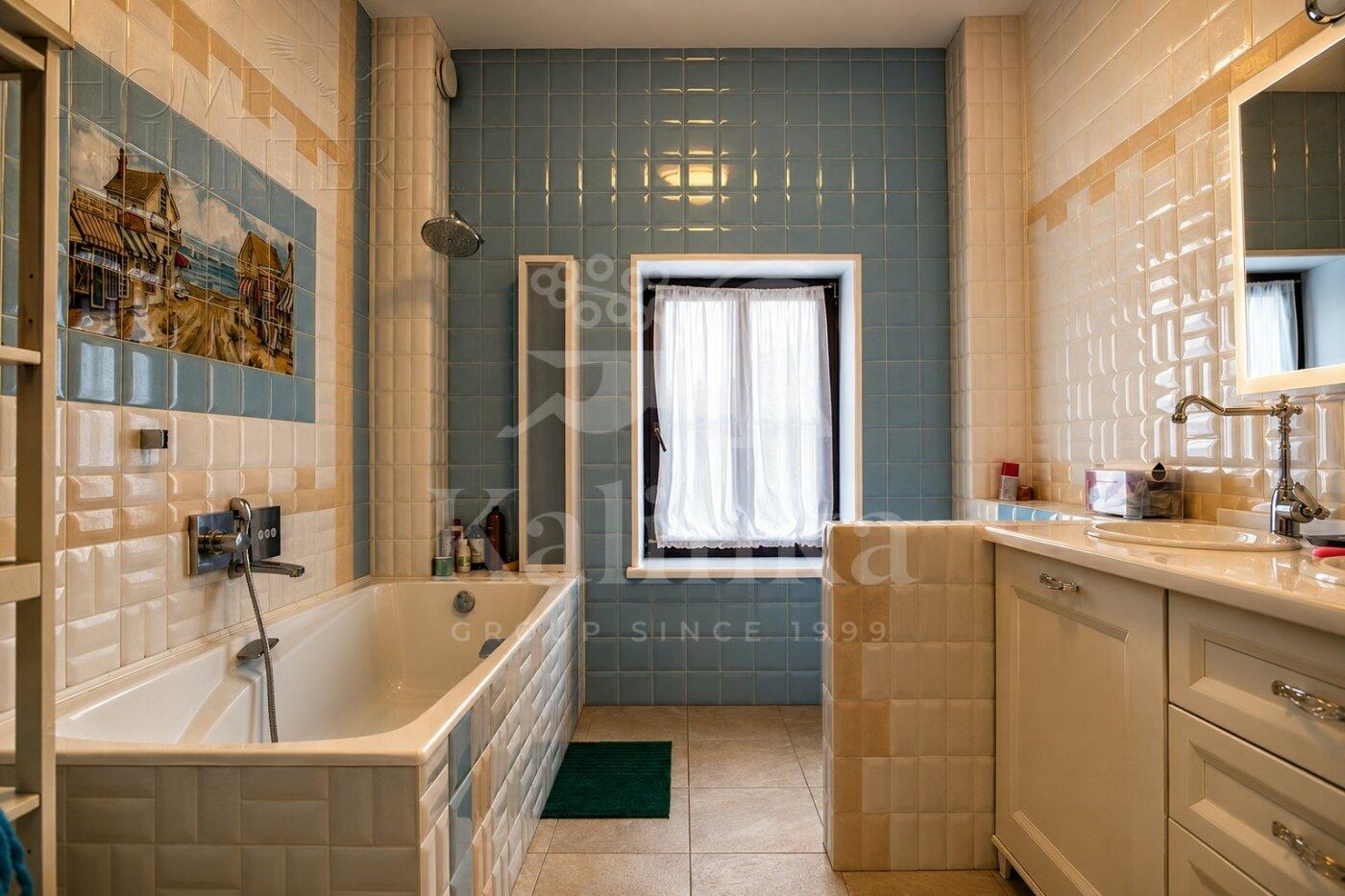 2-этажный коттедж 1 000 м² с отделкой
