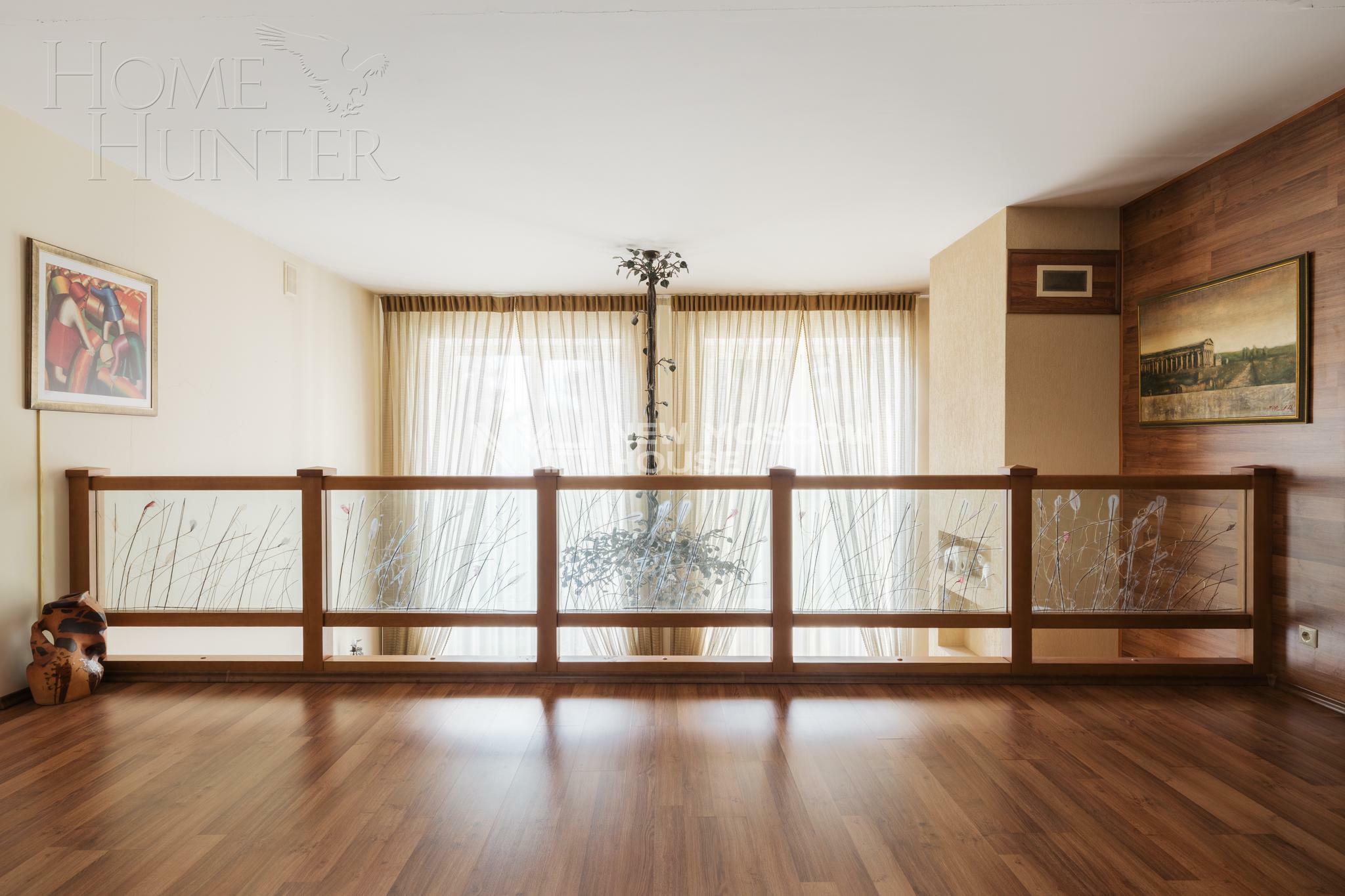 4-этажный коттедж 1 344 м² с отделкой