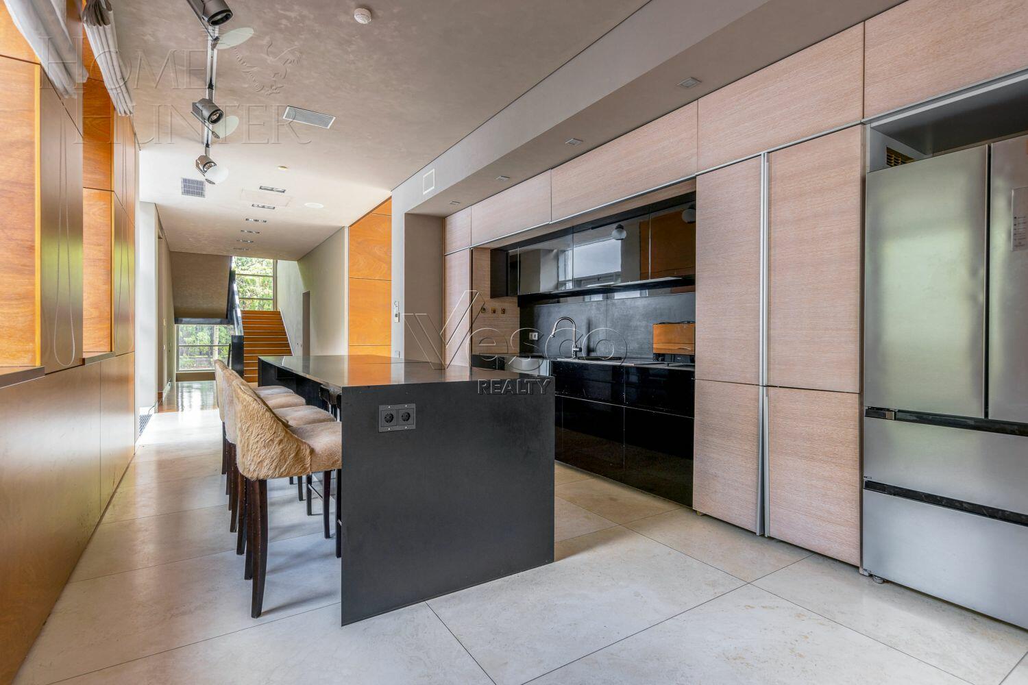 2-этажный коттедж 1 534 м² с отделкой