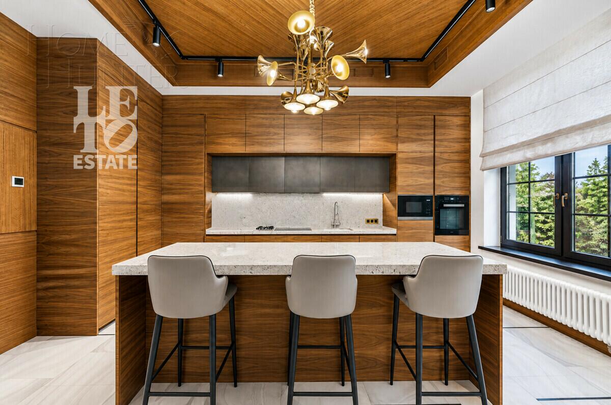 1-этажный коттедж 1 280 м² с отделкой