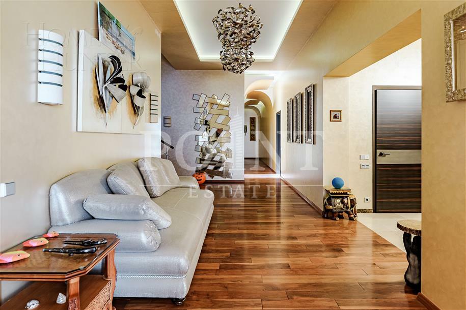 3-этажный коттедж 1 655 м² с отделкой