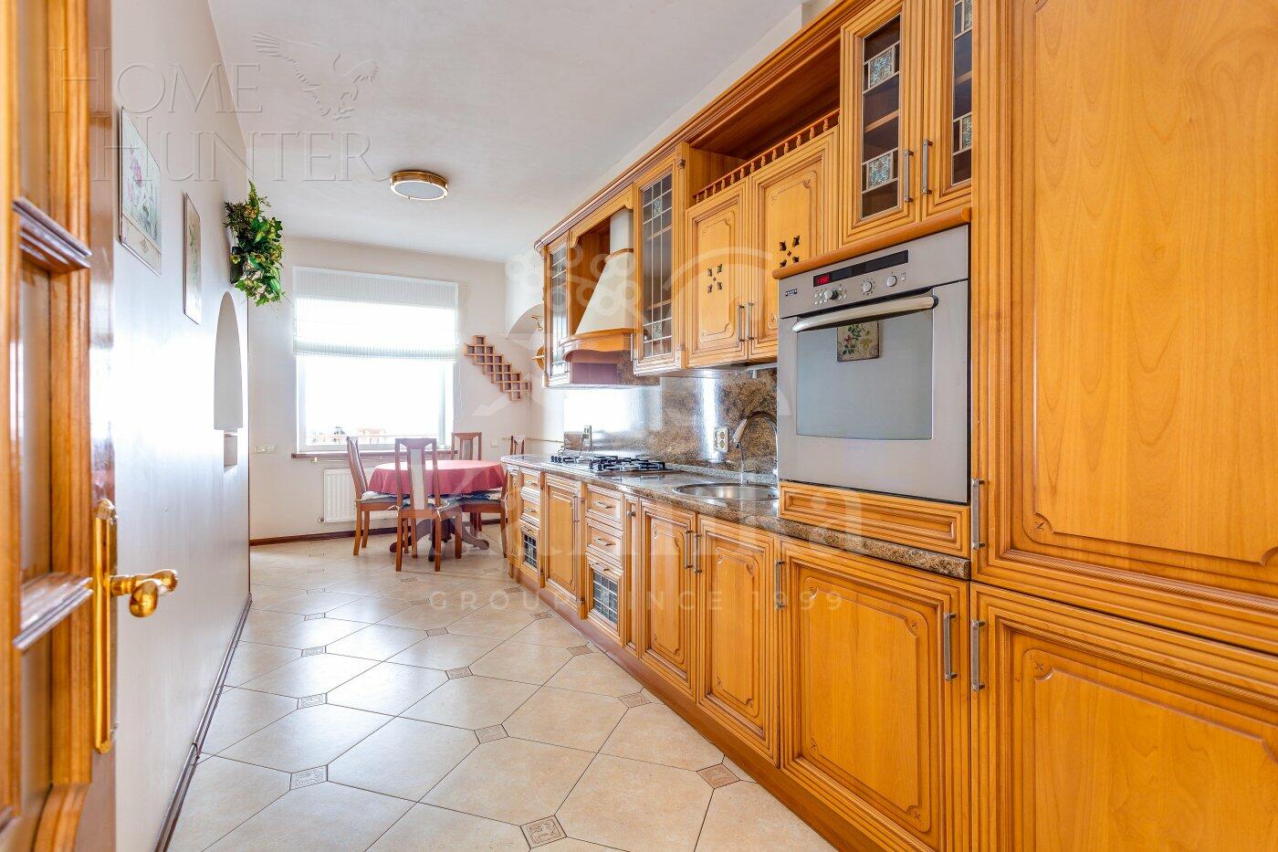 2-этажный коттедж 450 м² с отделкой