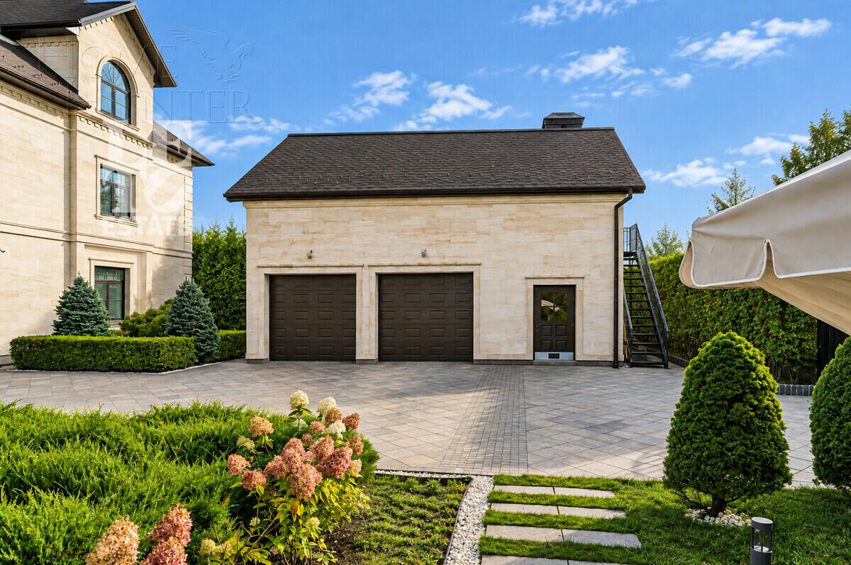 1-этажный коттедж 1 280 м² с отделкой
