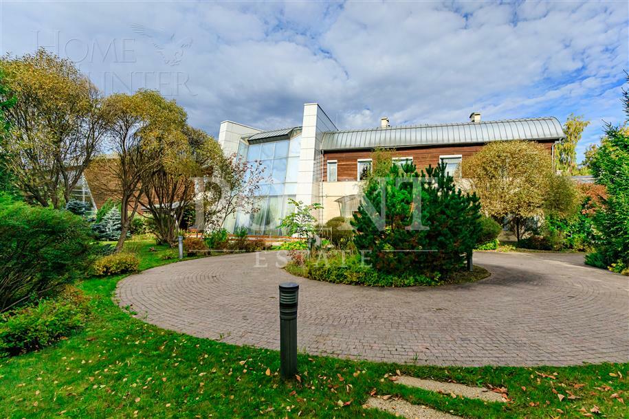 3-этажный коттедж 1 655 м² с отделкой