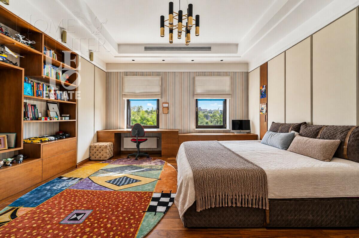 1-этажный коттедж 1 280 м² с отделкой