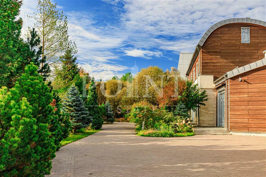 3-этажный коттедж 1 655 м² с отделкой
