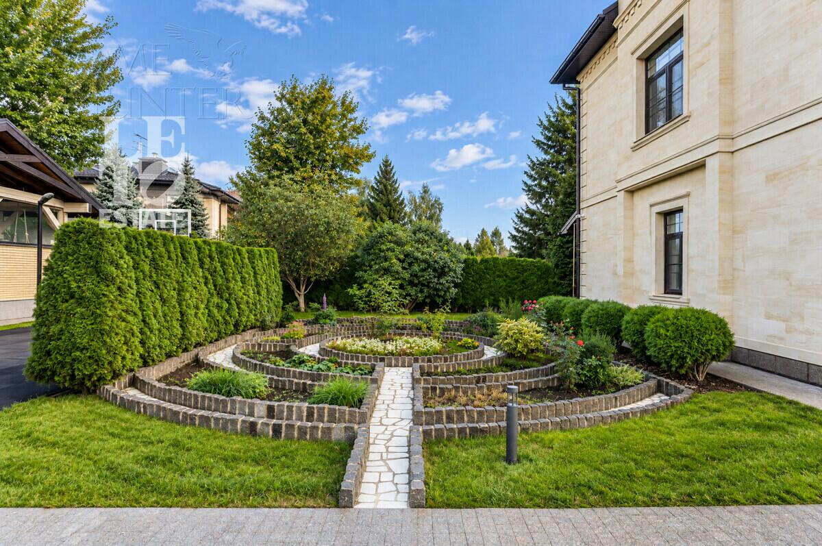 1-этажный коттедж 1 280 м² с отделкой