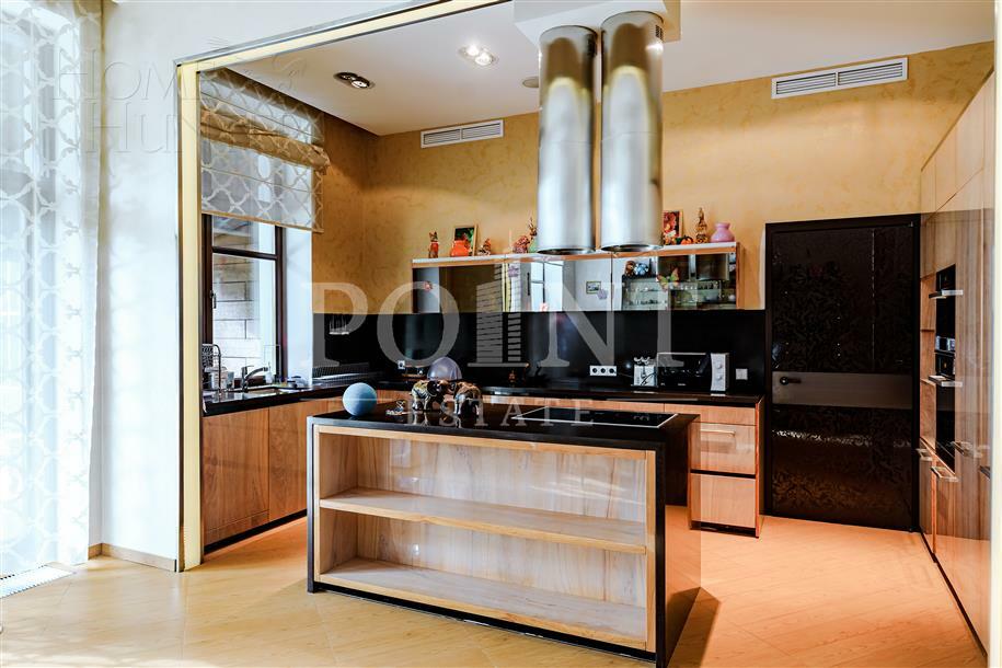 3-этажный коттедж 1 655 м² с отделкой