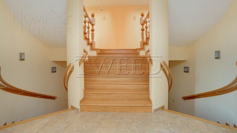 3-этажный коттедж 720 м² с отделкой
