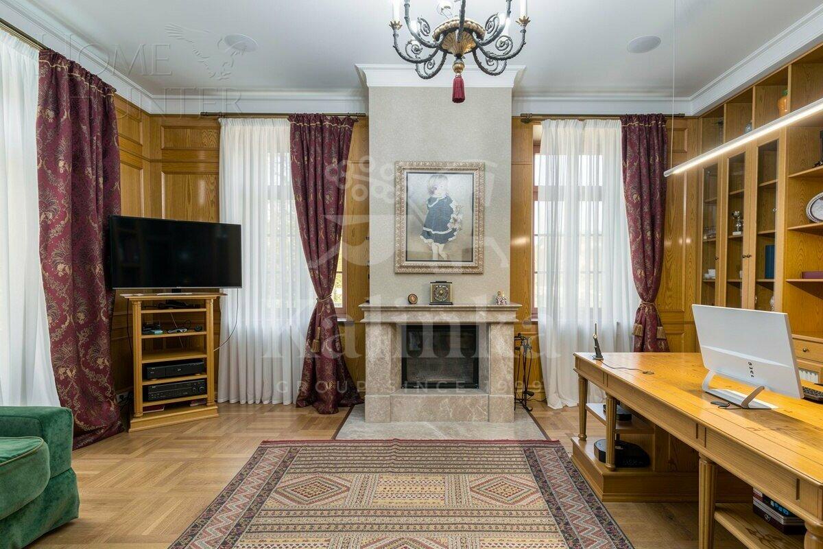 4-этажный коттедж 2 000 м² с отделкой