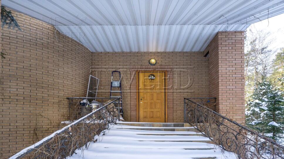 4-этажный коттедж 590 м² с отделкой