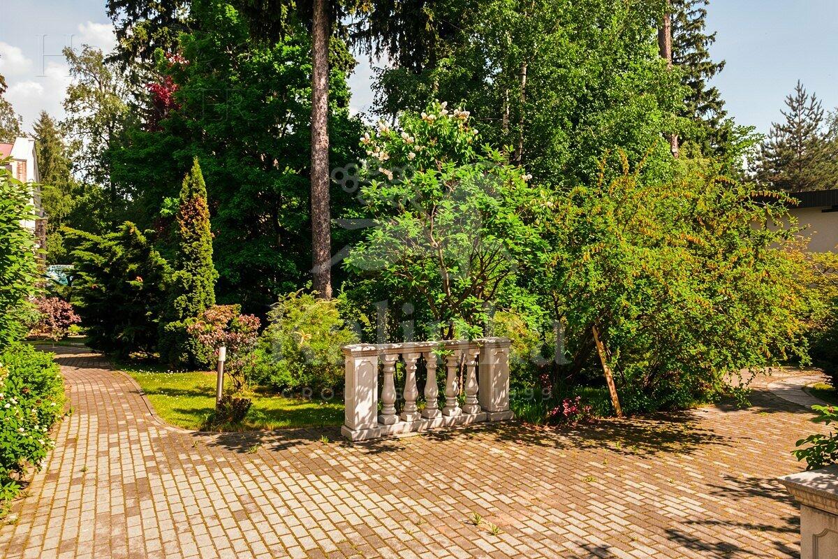 4-этажный коттедж 2 000 м² с отделкой