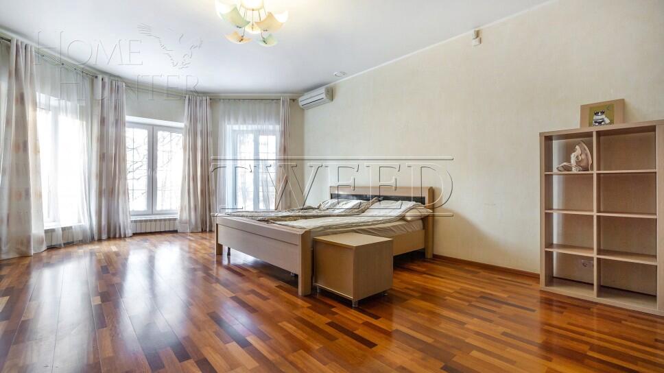 4-этажный коттедж 590 м² с отделкой