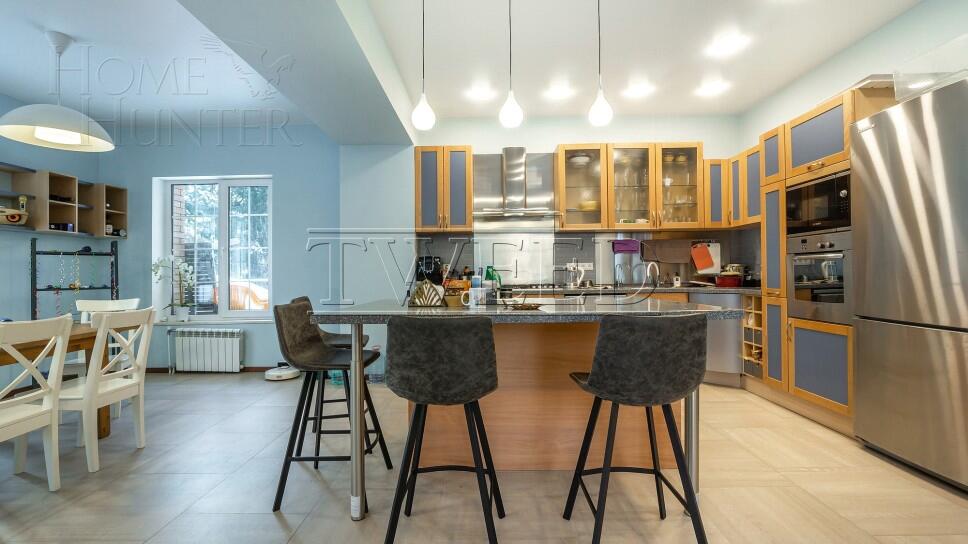 4-этажный коттедж 590 м² с отделкой