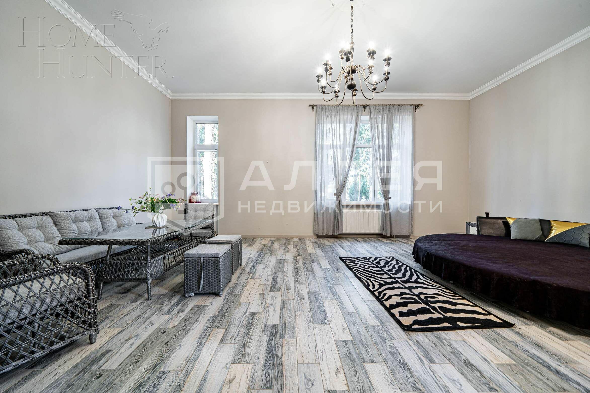 3-этажный коттедж 1 065 м² с отделкой