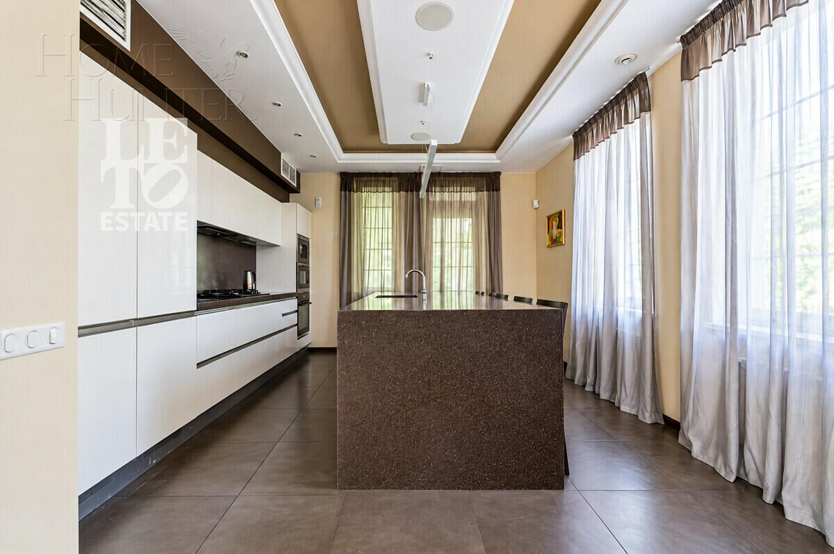 1-этажный коттедж 470 м² с отделкой
