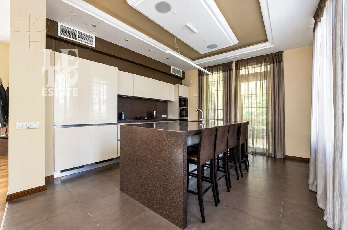 1-этажный коттедж 470 м² с отделкой