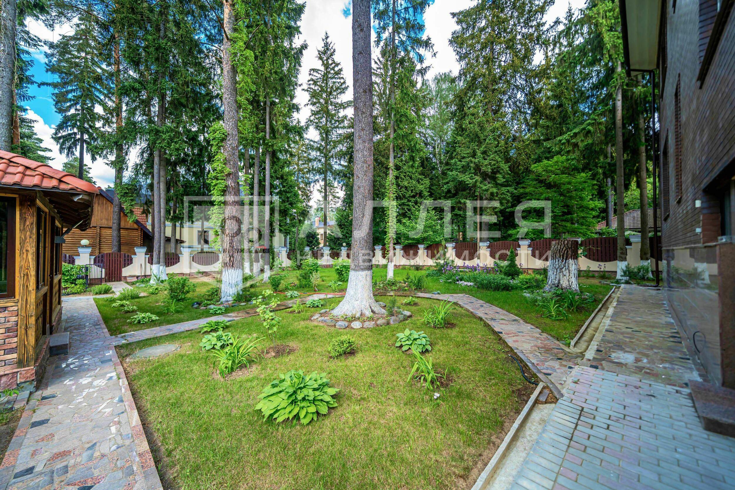 3-этажный коттедж 1 065 м² с отделкой