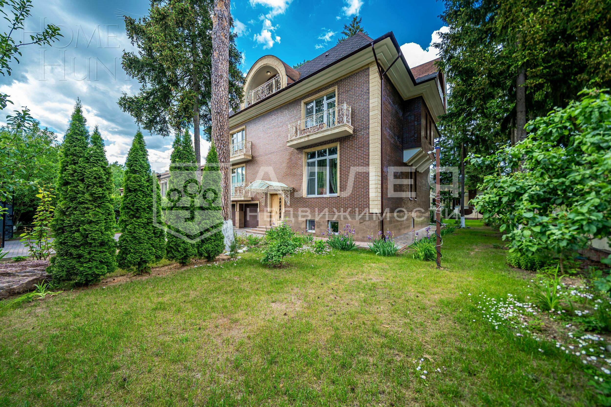 3-этажный коттедж 1 065 м² с отделкой