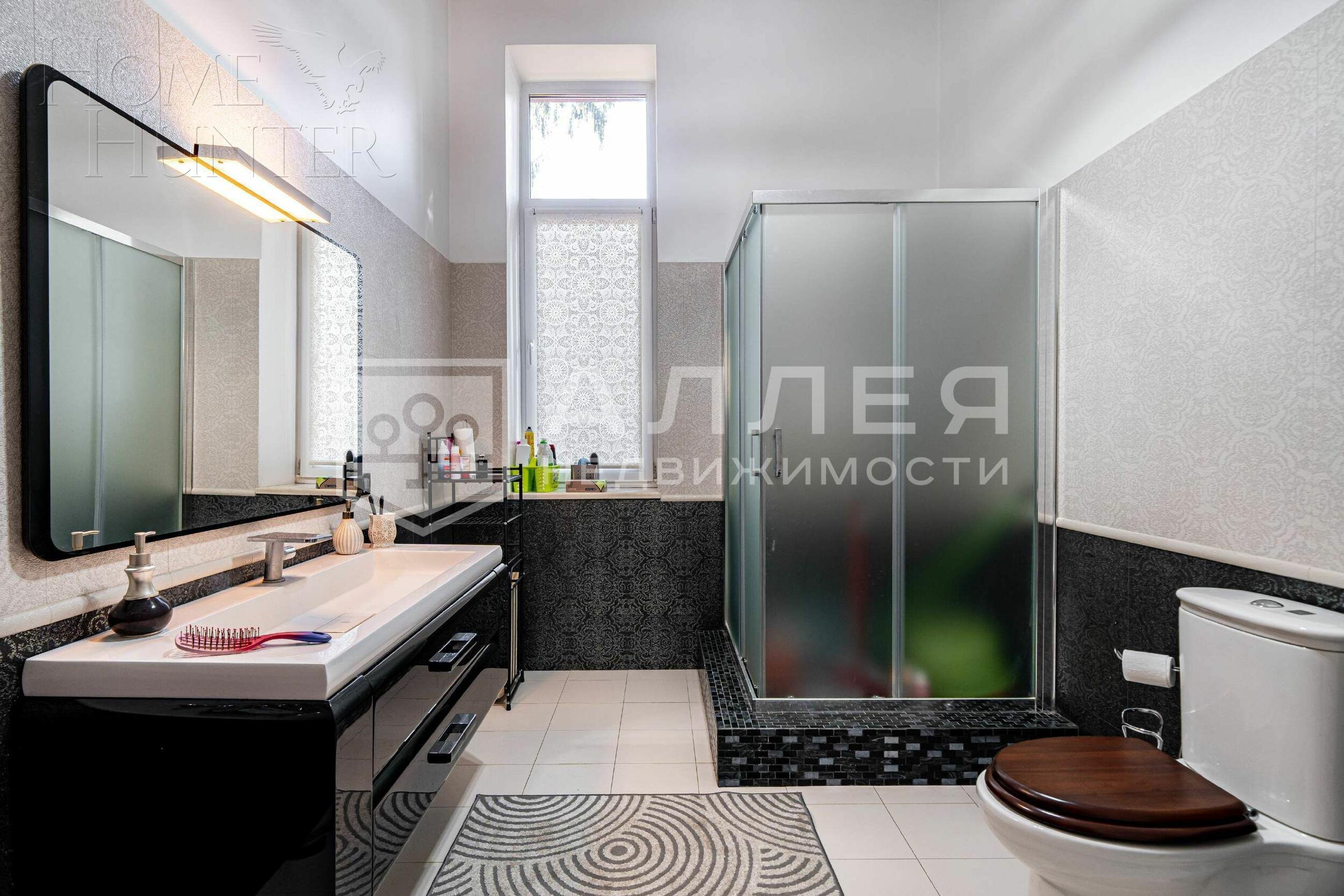 3-этажный коттедж 1 065 м² с отделкой