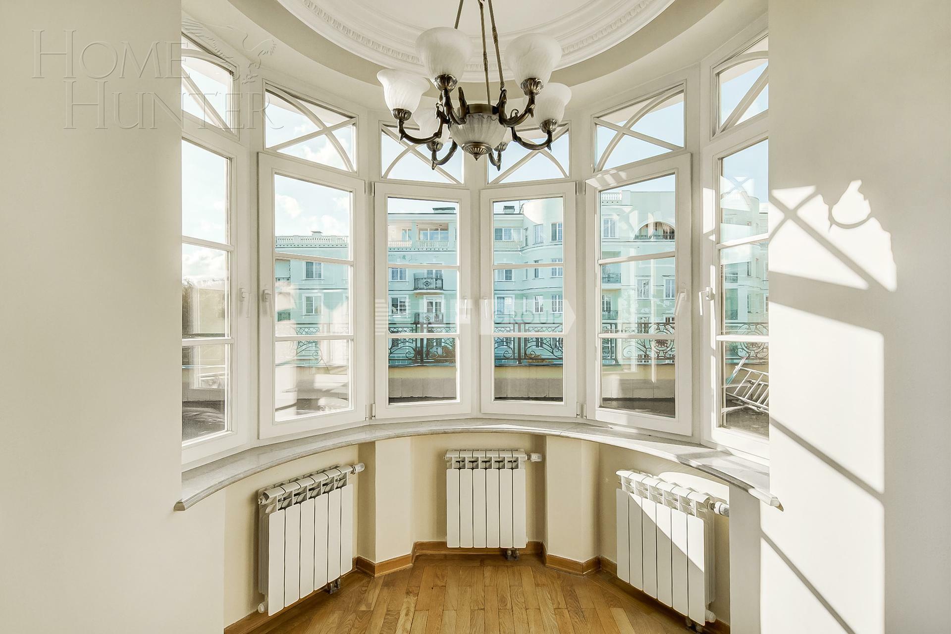 4-УРОВНЕВЫЙ ТАУНХАУС С ОТДЕЛКОЙ 450 М² НА 1 ЭТАЖЕ