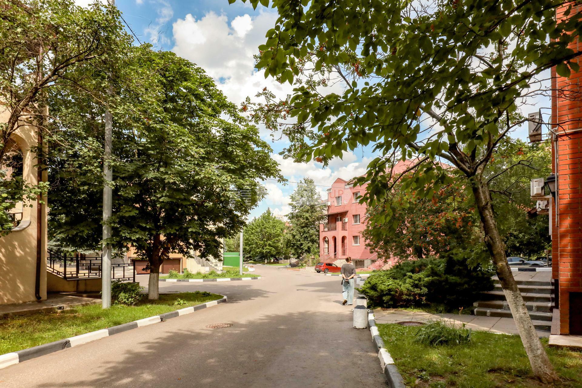 5-УРОВНЕВЫЙ ТАУНХАУС С ОТДЕЛКОЙ 323.7 М² НА 1 ЭТАЖЕ