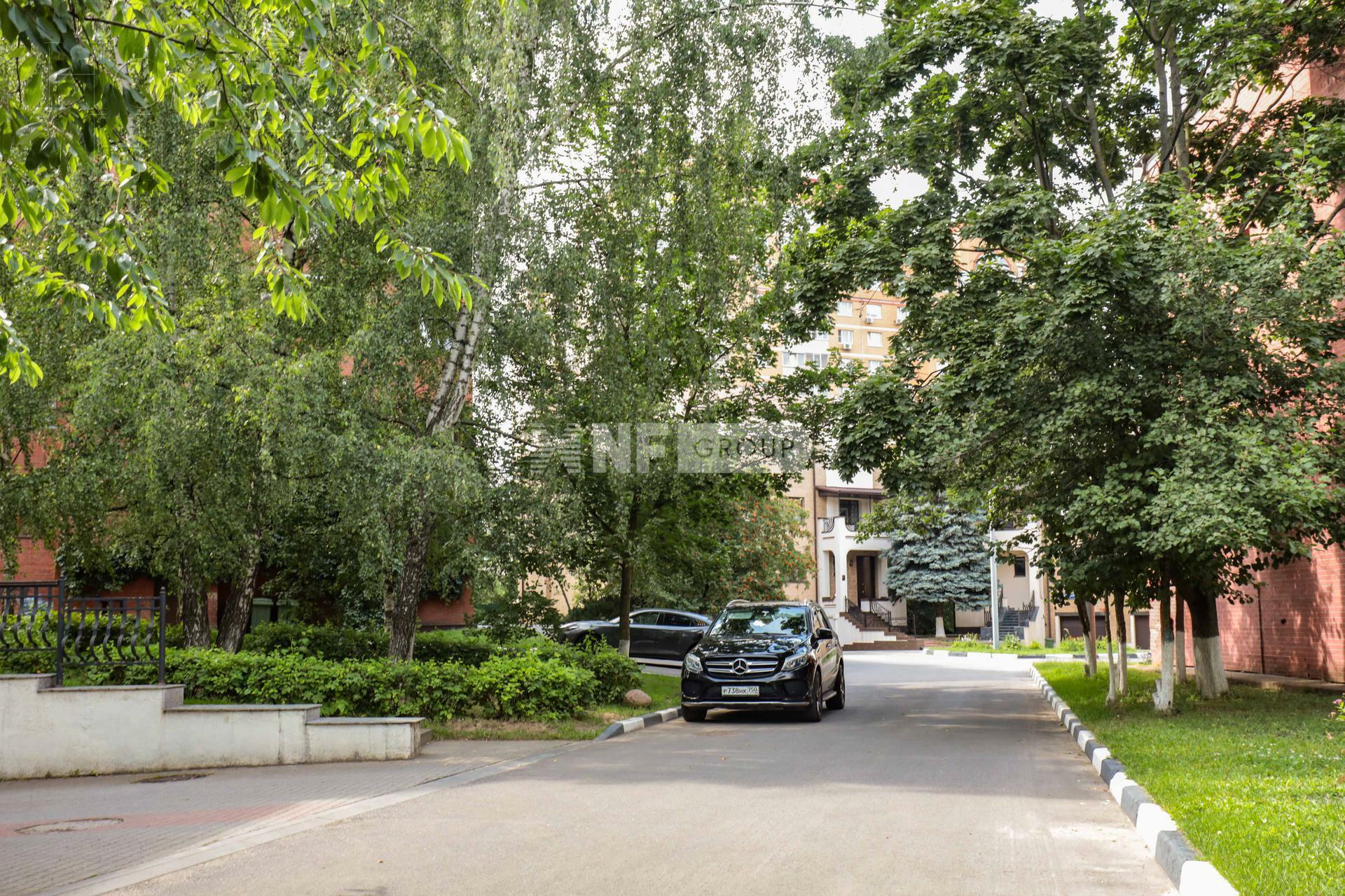 5-УРОВНЕВЫЙ ТАУНХАУС С ОТДЕЛКОЙ 323.7 М² НА 1 ЭТАЖЕ