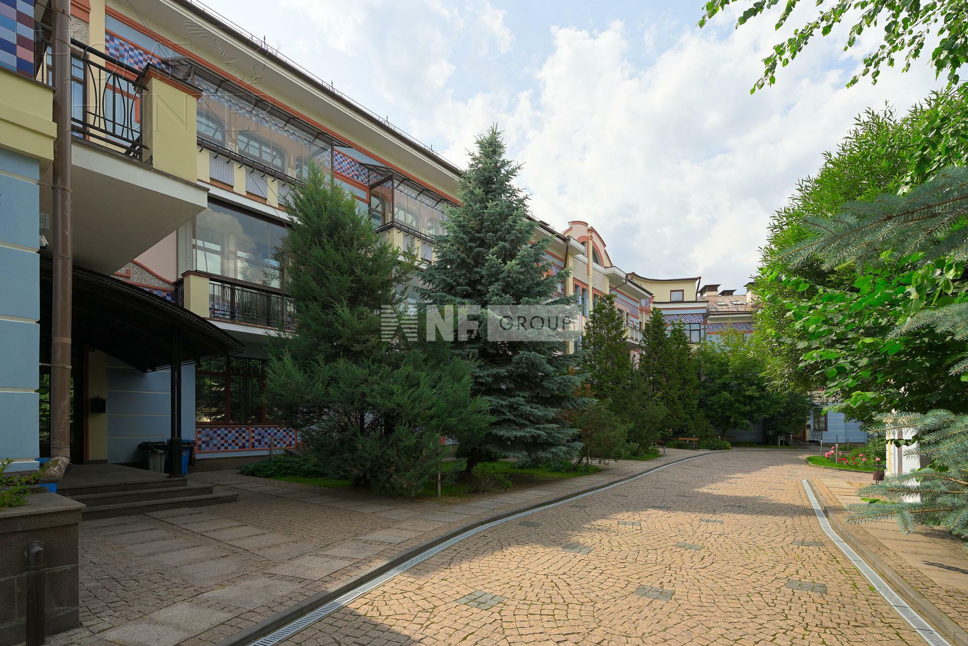 4-УРОВНЕВЫЙ ТАУНХАУС С ОТДЕЛКОЙ 548 М² НА 1 ЭТАЖЕ