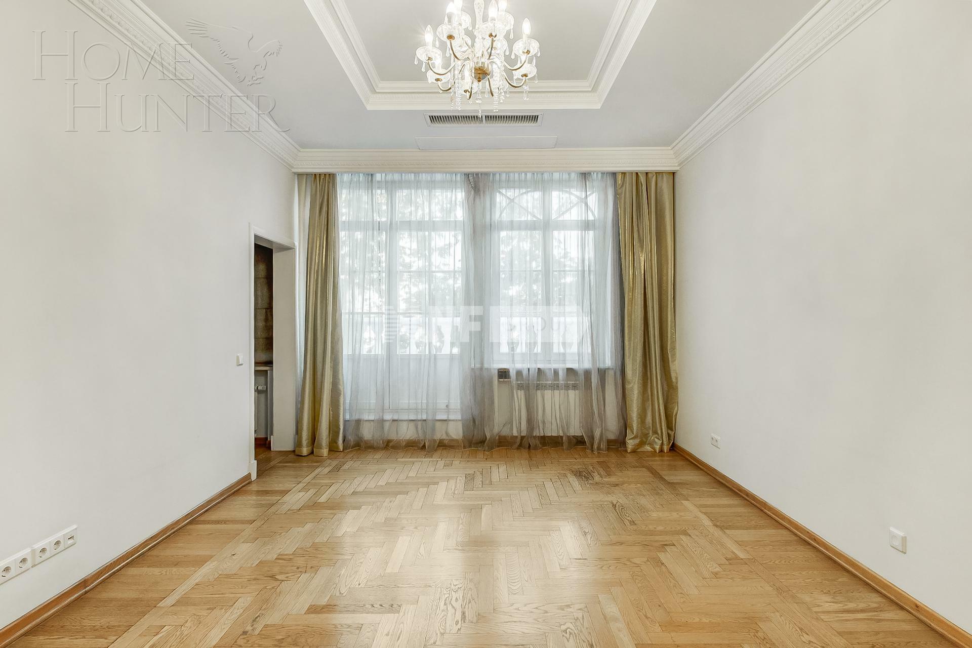 4-УРОВНЕВЫЙ ТАУНХАУС С ОТДЕЛКОЙ 450 М² НА 1 ЭТАЖЕ