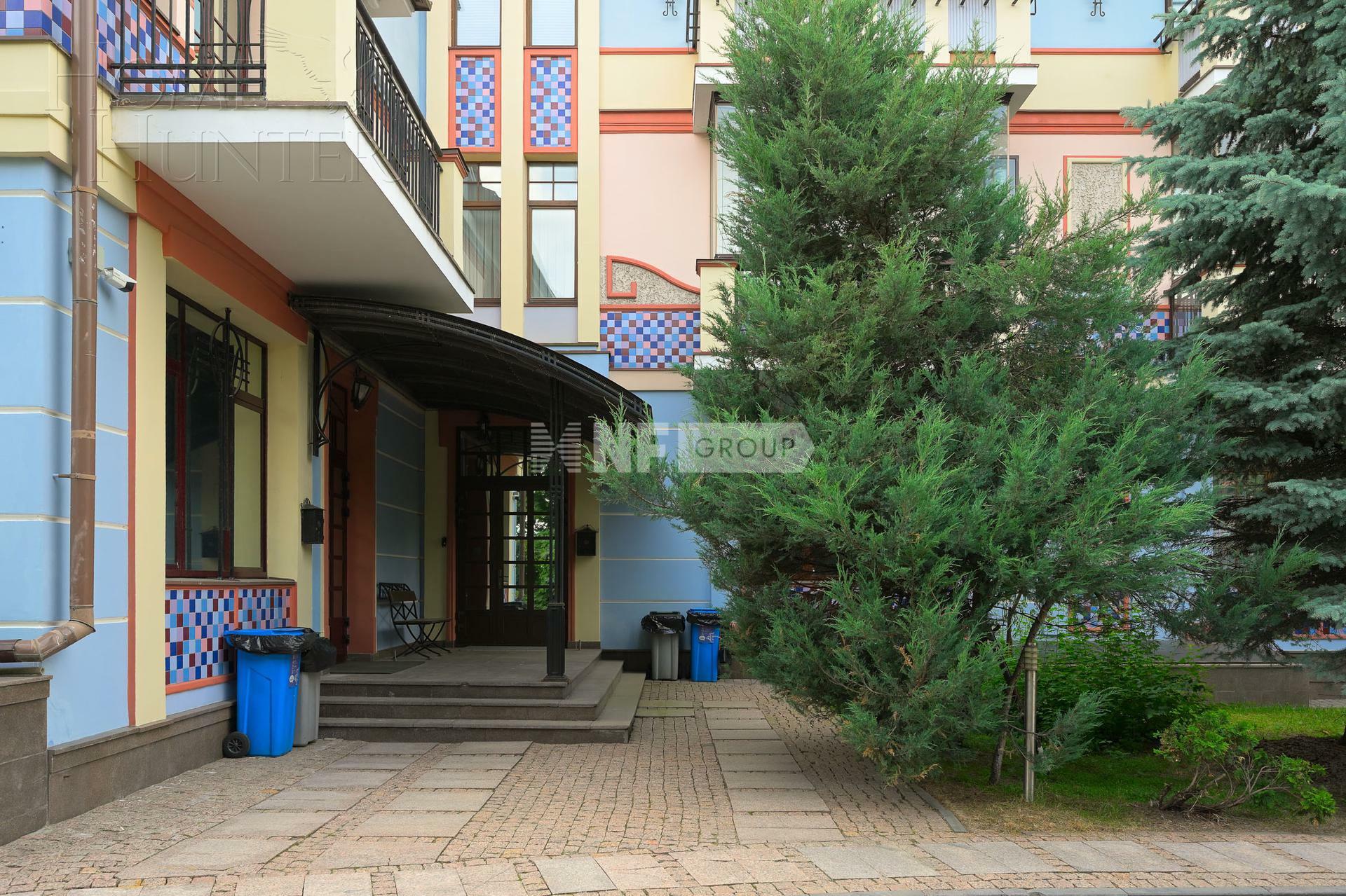 4-УРОВНЕВЫЙ ТАУНХАУС С ОТДЕЛКОЙ 548 М² НА 1 ЭТАЖЕ
