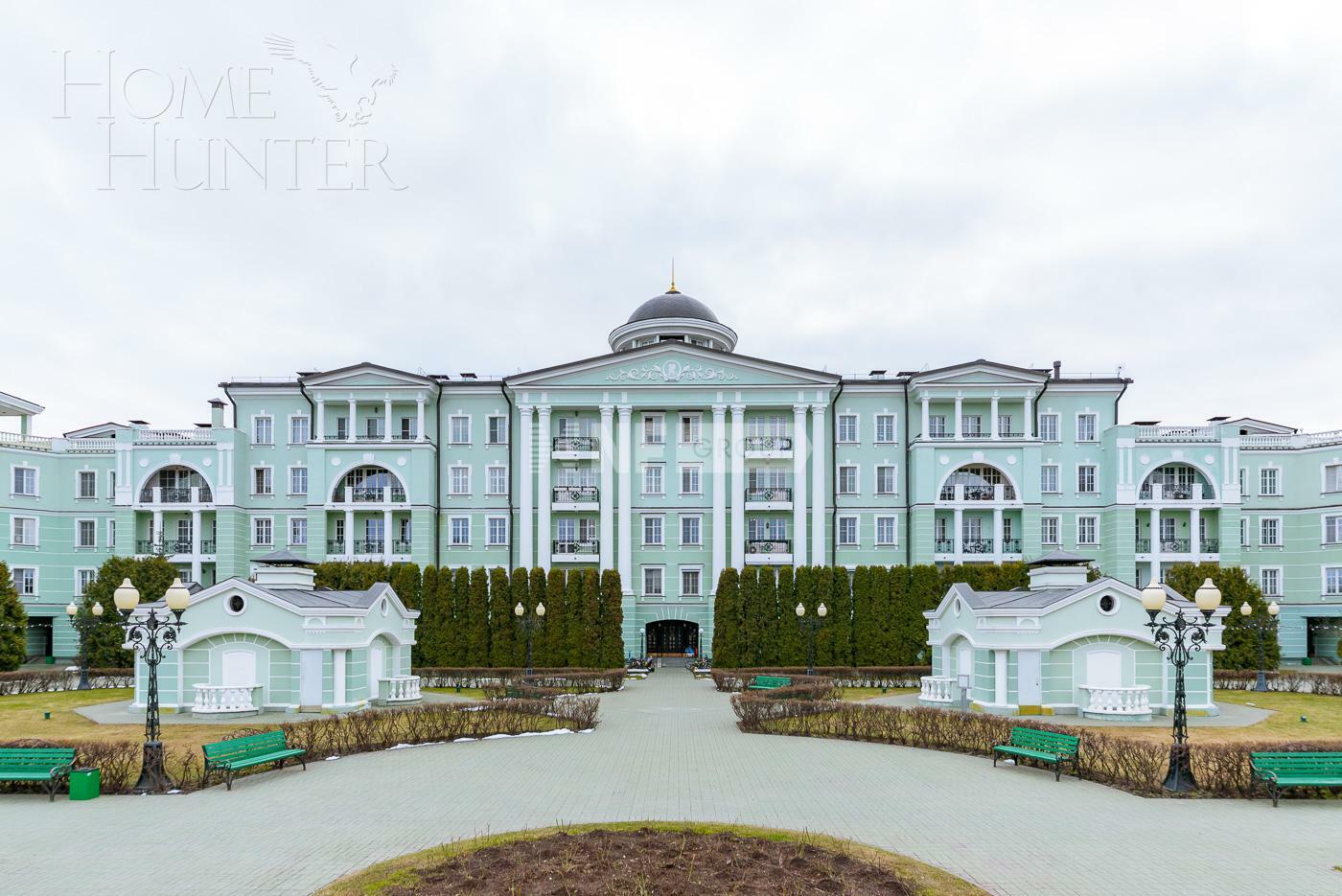 4-УРОВНЕВЫЙ ТАУНХАУС С ОТДЕЛКОЙ 450 М² НА 1 ЭТАЖЕ