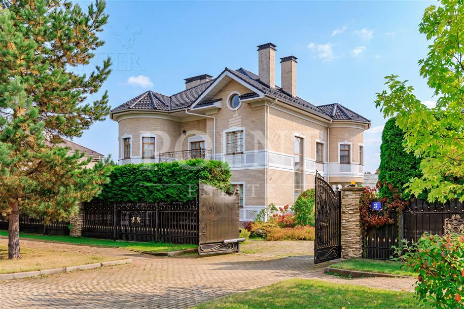 КОТТЕДЖ 1 300 м² с отделкой