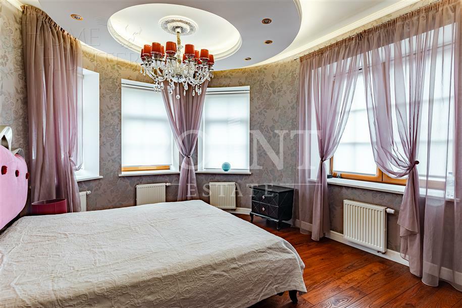 КОТТЕДЖ 1 300 м² с отделкой