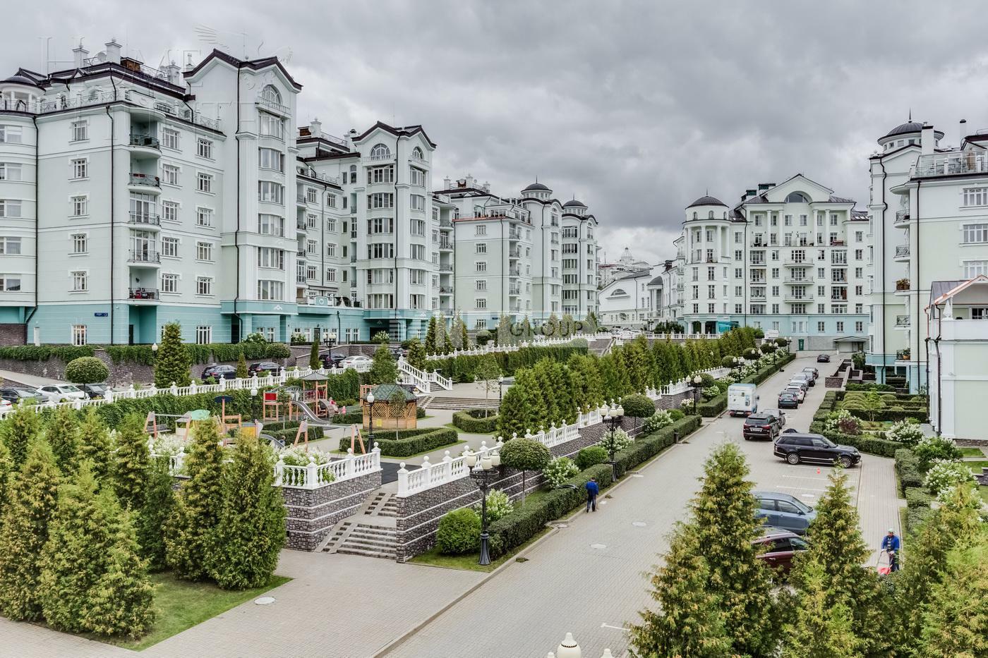 3-УРОВНЕВЫЙ ТАУНХАУС С ОТДЕЛКОЙ 525.2 М² НА 1 ЭТАЖЕ