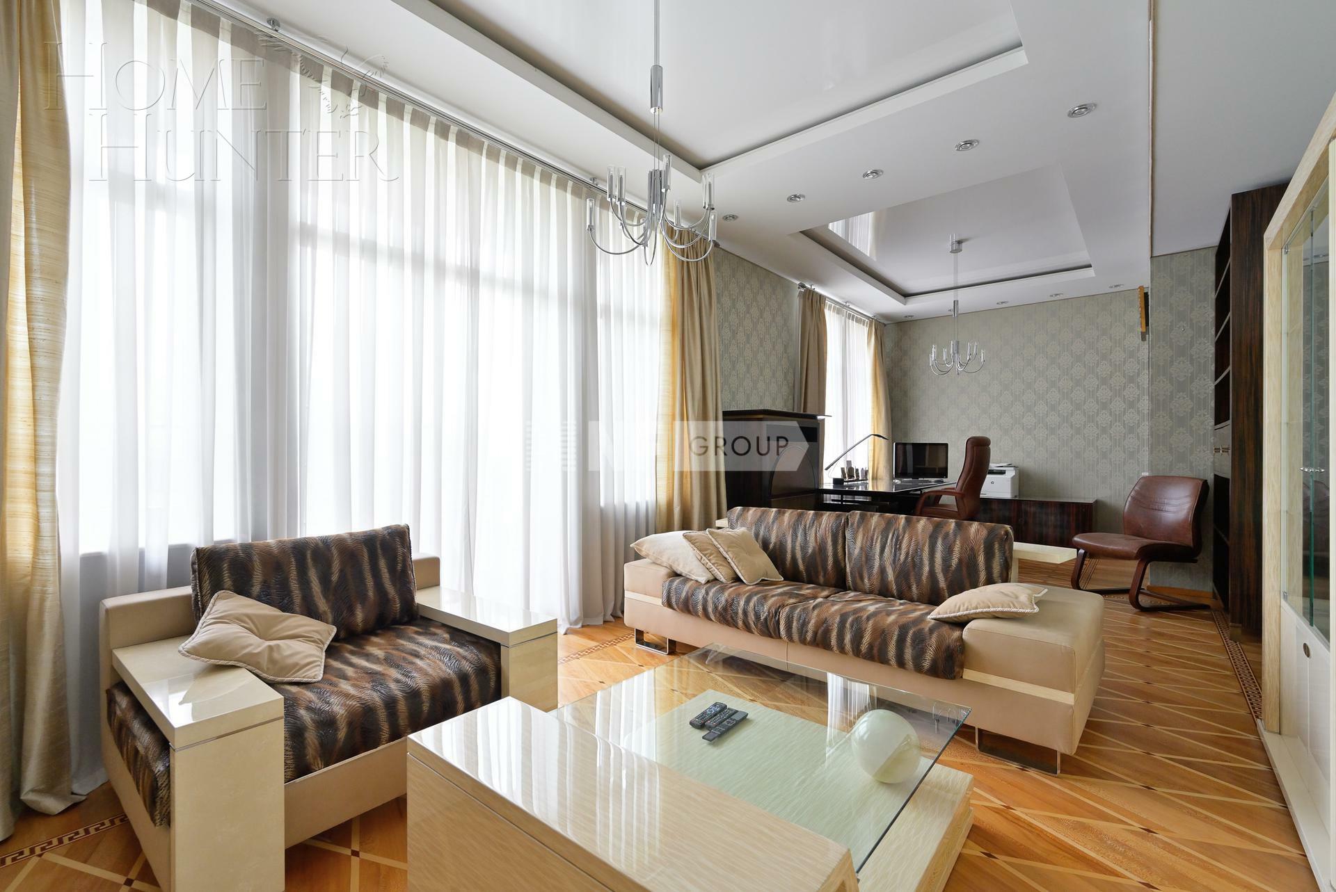 4-УРОВНЕВЫЙ ТАУНХАУС С ОТДЕЛКОЙ 548 М² НА 1 ЭТАЖЕ