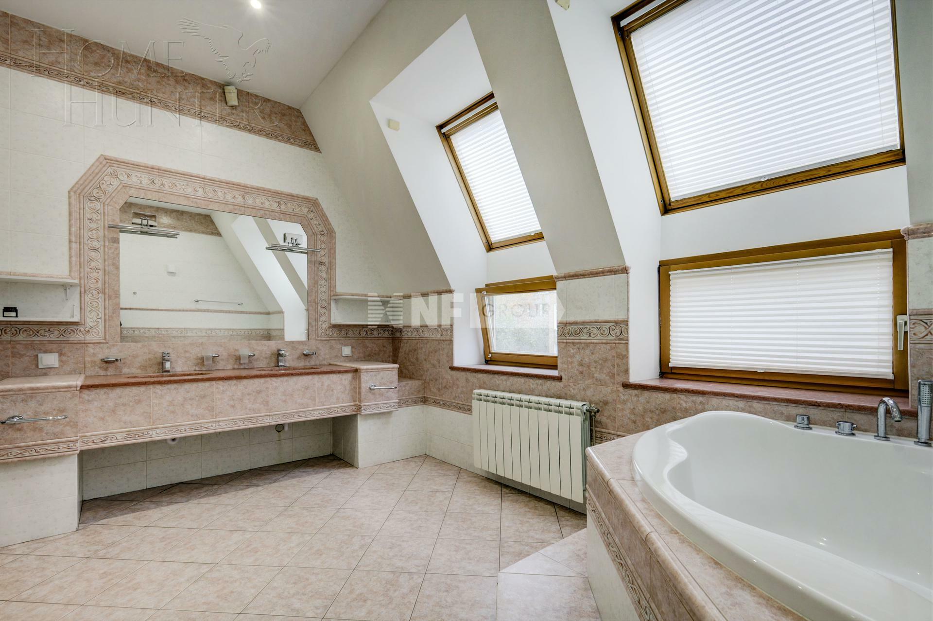 4-КОМН. КВАРТИРА С ОТДЕЛКОЙ 193 М² НА 4 ЭТАЖЕ