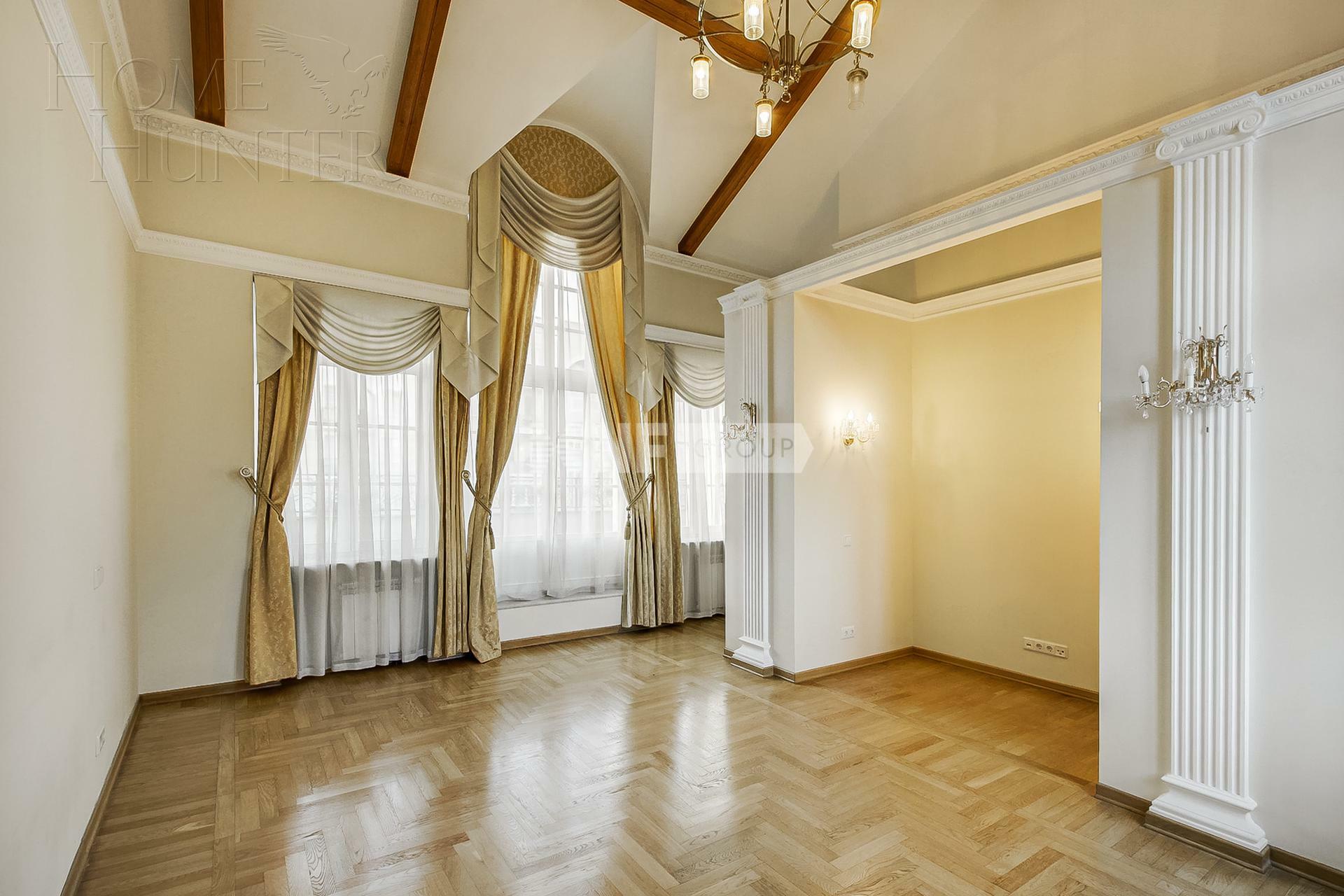 4-УРОВНЕВЫЙ ТАУНХАУС С ОТДЕЛКОЙ 450 М² НА 1 ЭТАЖЕ