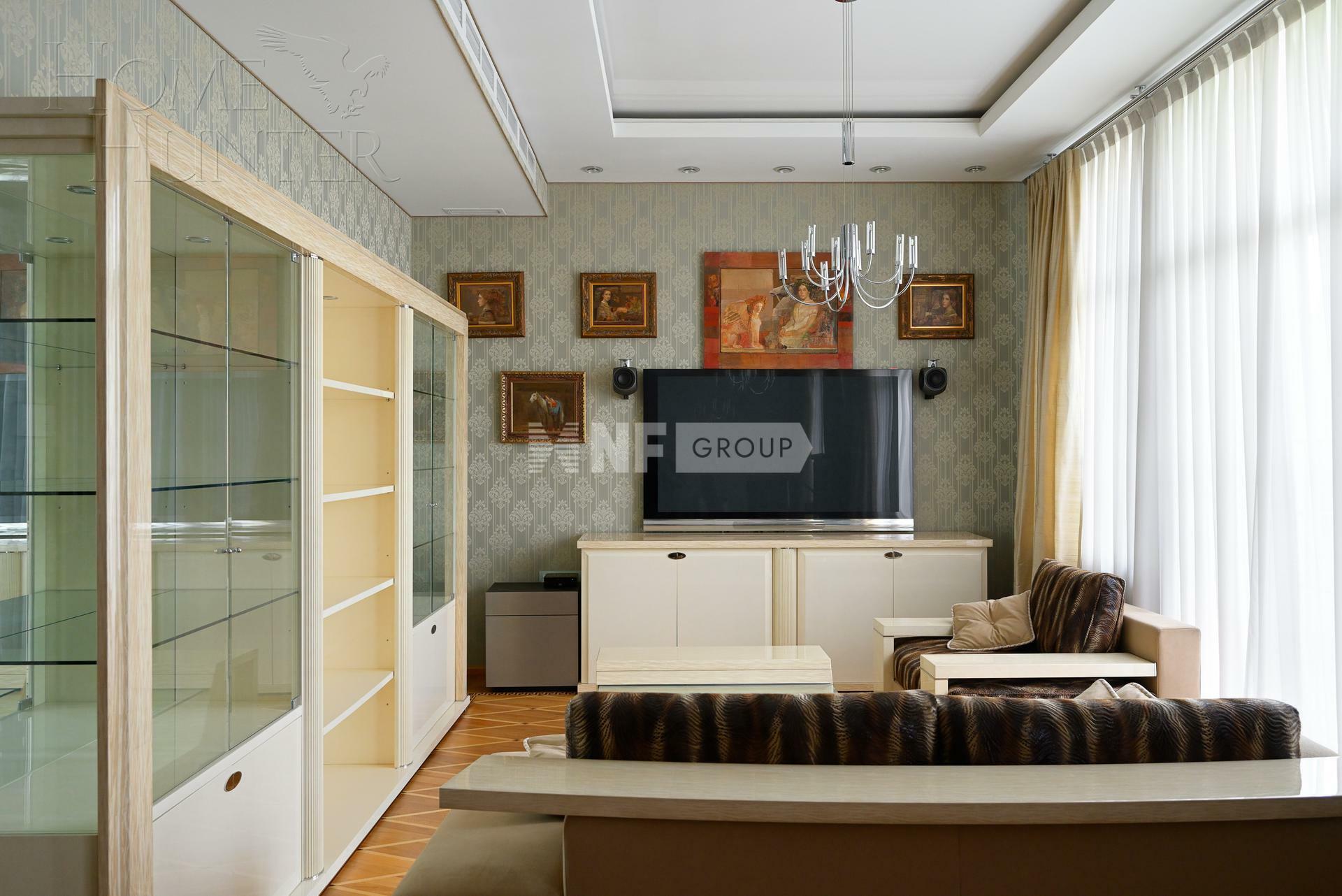 4-УРОВНЕВЫЙ ТАУНХАУС С ОТДЕЛКОЙ 548 М² НА 1 ЭТАЖЕ
