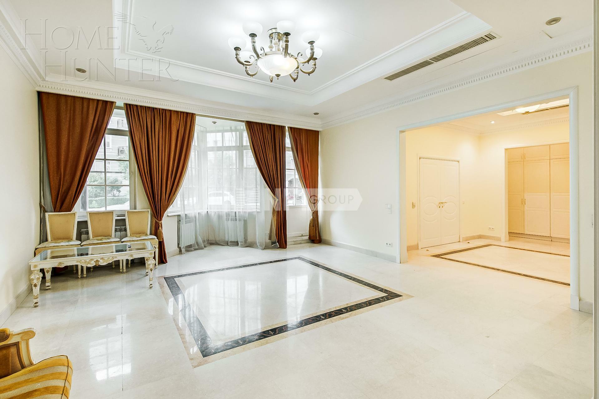 4-УРОВНЕВЫЙ ТАУНХАУС С ОТДЕЛКОЙ 450 М² НА 1 ЭТАЖЕ