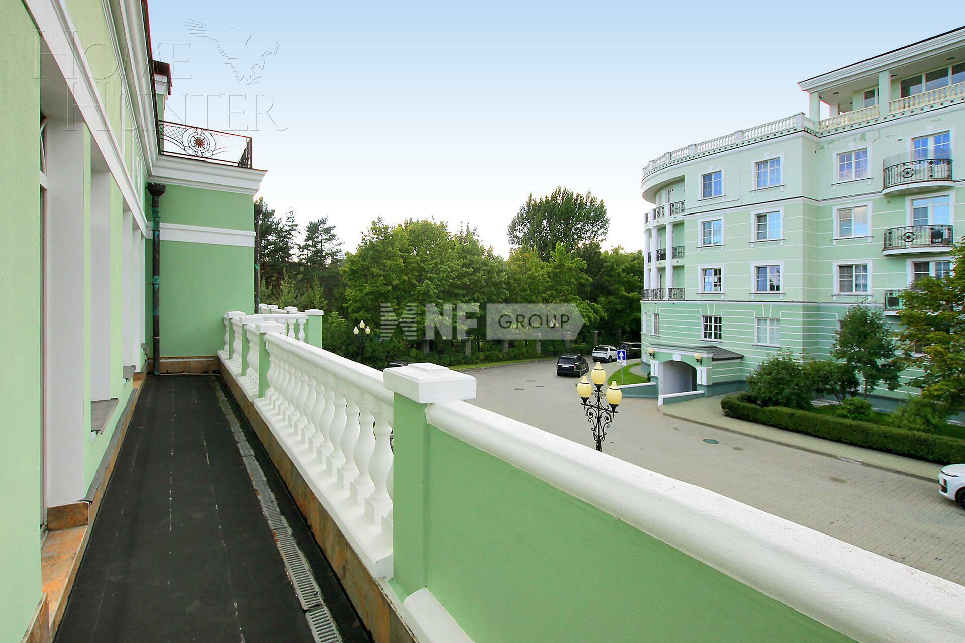 4-УРОВНЕВЫЙ ТАУНХАУС С ОТДЕЛКОЙ 450 М² НА 1 ЭТАЖЕ