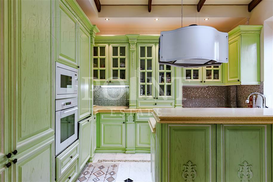 КОТТЕДЖ 1 300 м² с отделкой