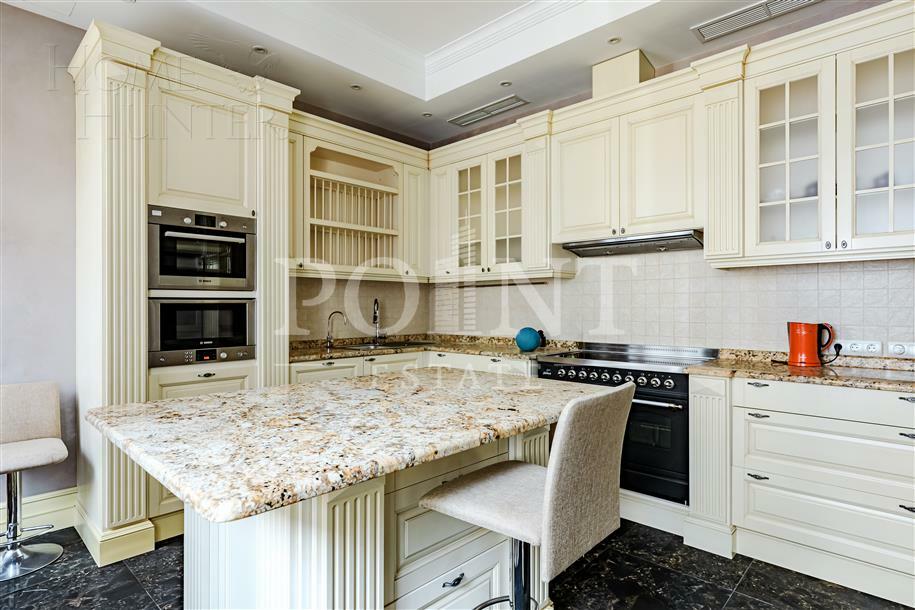 4-КОМН. КВАРТИРА С ОТДЕЛКОЙ 193 М² НА 3 ЭТАЖЕ
