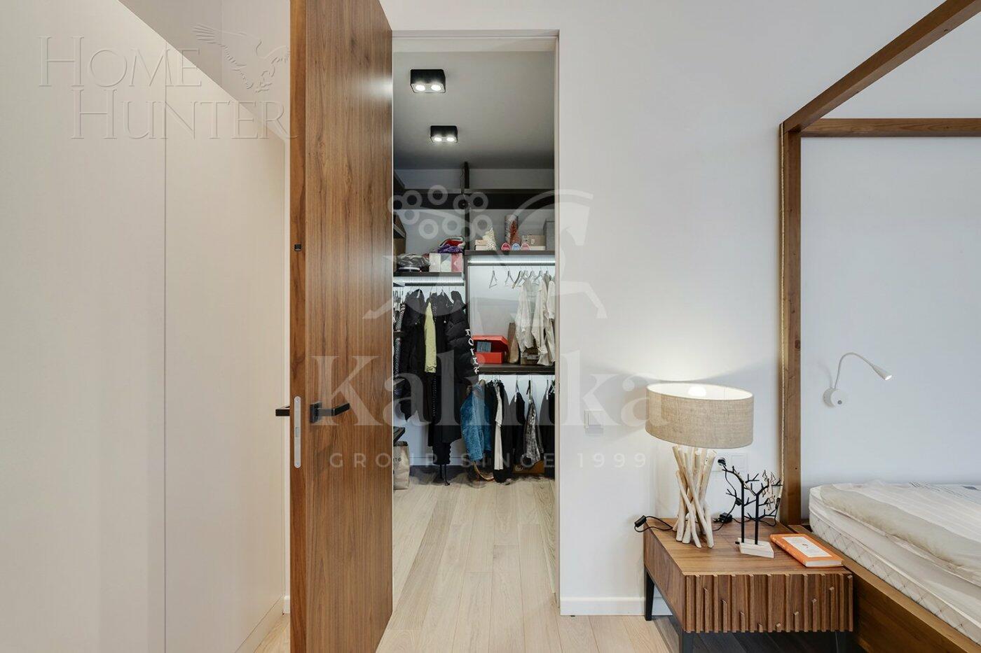 6-КОМН. КВАРТИРА С ОТДЕЛКОЙ 229.3 М² НА 4 ЭТАЖЕ