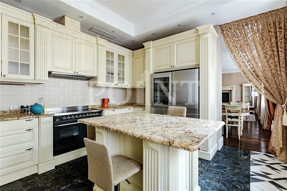 4-КОМН. КВАРТИРА С ОТДЕЛКОЙ 193 М² НА 3 ЭТАЖЕ