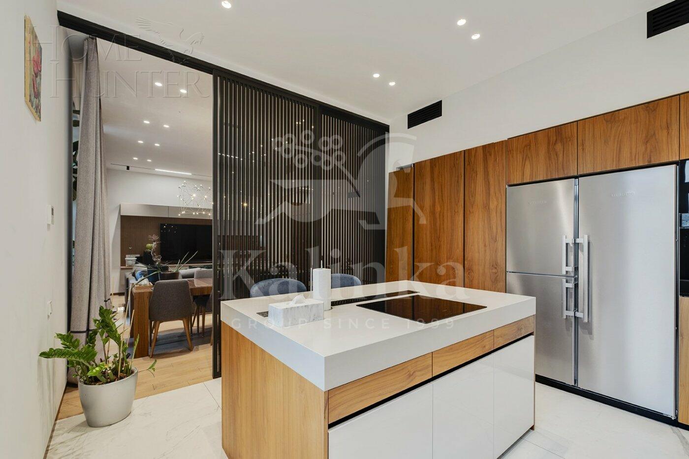 6-КОМН. КВАРТИРА С ОТДЕЛКОЙ 229.3 М² НА 4 ЭТАЖЕ