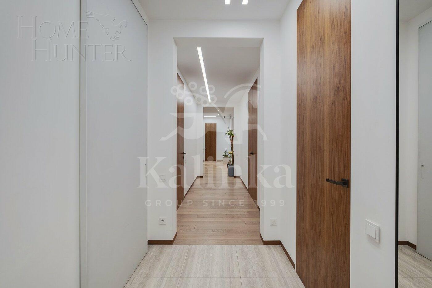 6-КОМН. КВАРТИРА С ОТДЕЛКОЙ 229.3 М² НА 4 ЭТАЖЕ