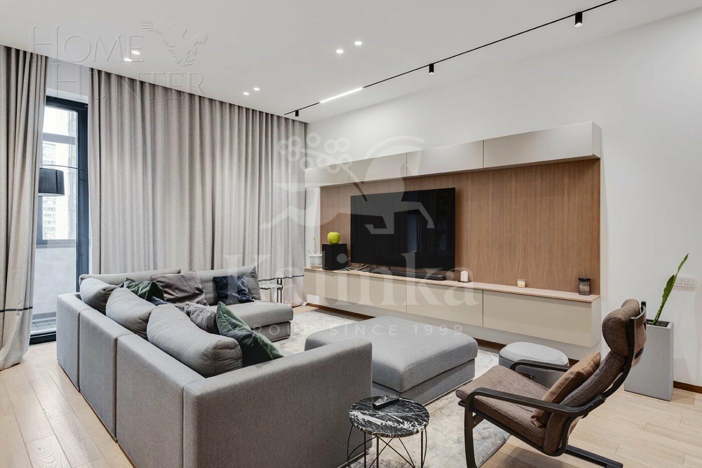 6-КОМН. КВАРТИРА С ОТДЕЛКОЙ 229.3 М² НА 4 ЭТАЖЕ