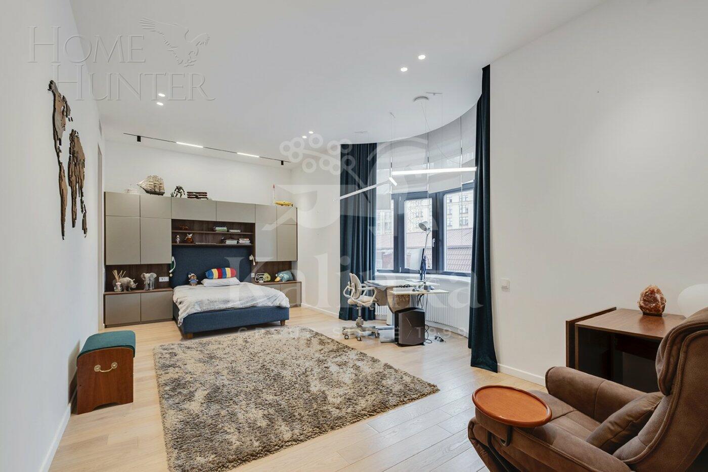6-КОМН. КВАРТИРА С ОТДЕЛКОЙ 229.3 М² НА 4 ЭТАЖЕ