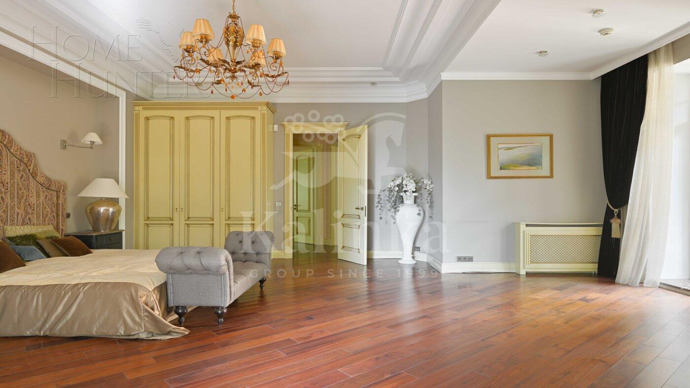 4-этажный коттедж 1 400 м² с отделкой